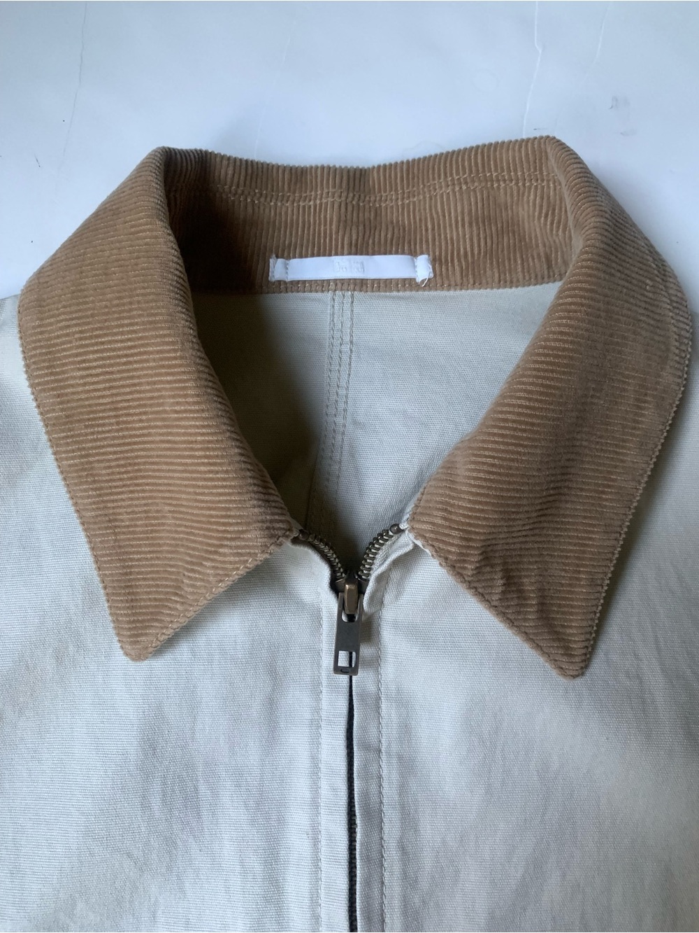 EUC Uniqlo Zip-up Short Barn Jacket Corduroy Pockets Woman’s Size XS/S - Picture 6 of 7